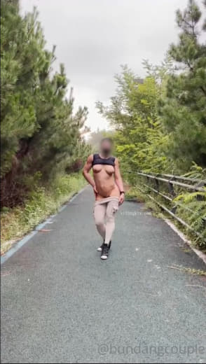【2023_09_30】My_master_playing_with_my_boobs_I'm_getting_so_horny.m4v